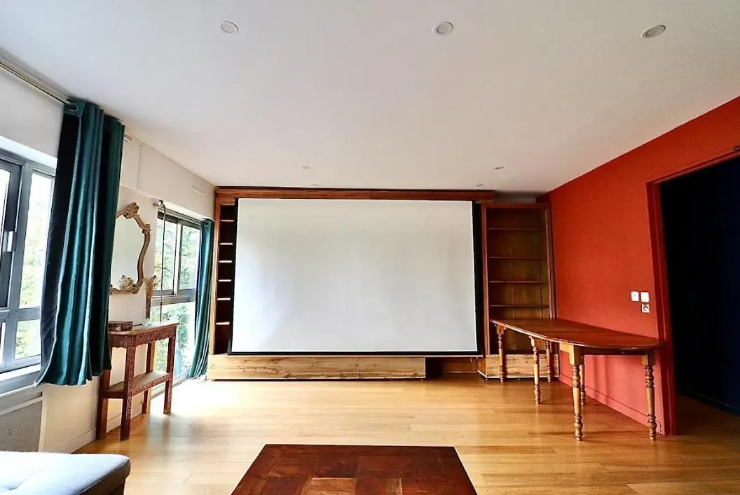 Beautiful 3 Rooms In A Serviced Apartment Paris