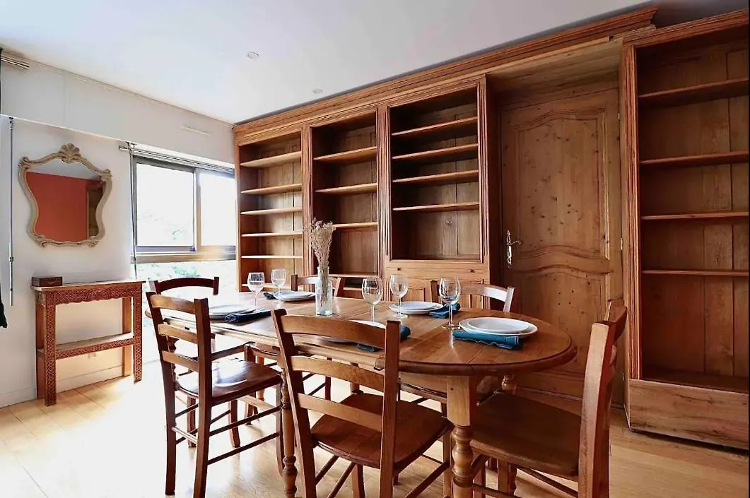 Beautiful 3 Rooms In A Serviced Apartment Paris