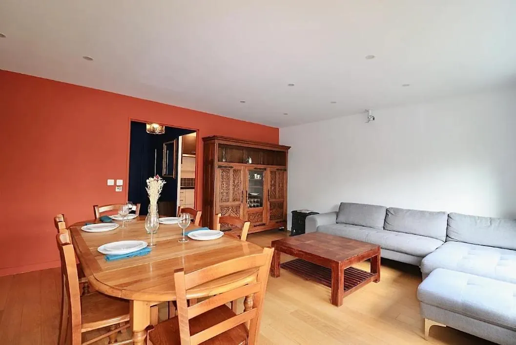 Beautiful 3 Rooms In A Serviced Apartment Paris