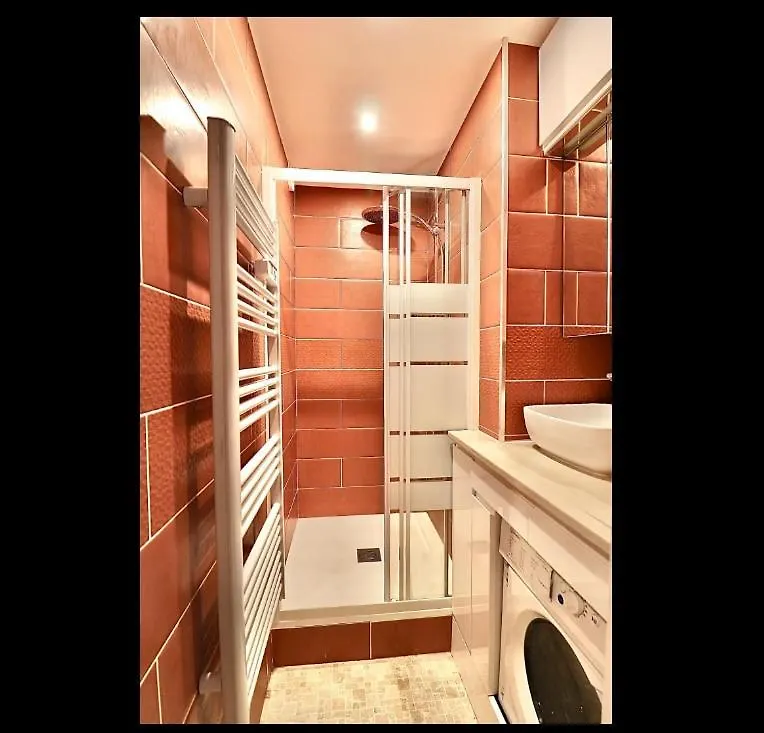 Beautiful 3 Rooms In A Serviced Apartment Paris France