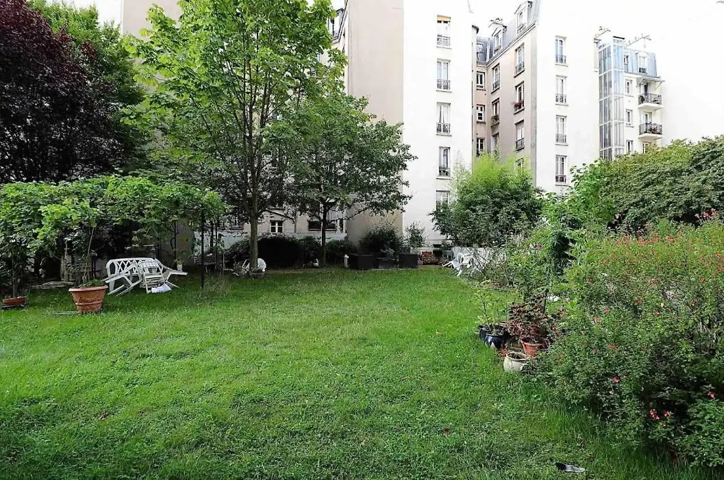 Beautiful 3 Rooms In A Serviced Apartment Paris